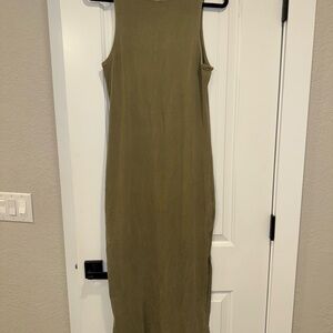 Bella Dahl Green Sleeveless Mock Neck Sheath Midi Dress